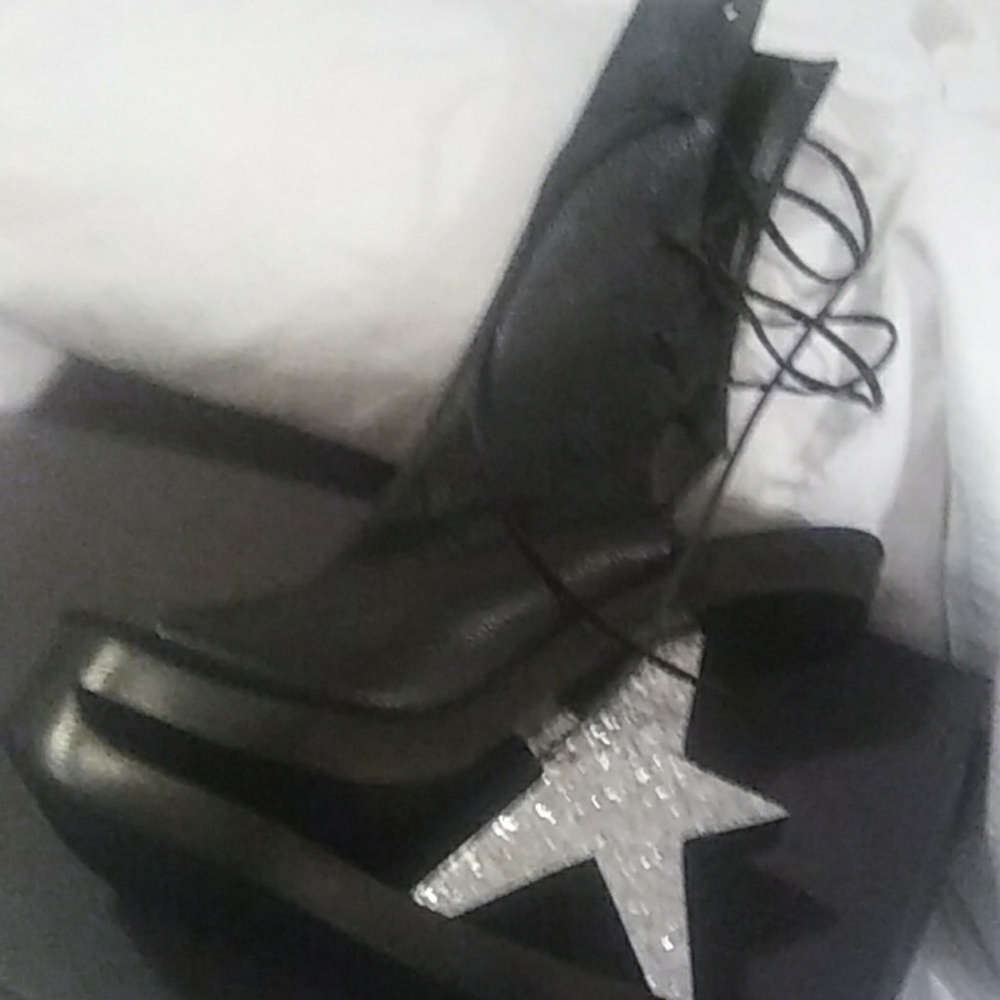 Shoes - Picture 2 of 5